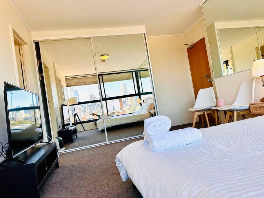 Apartment Chic With Stunning Views *