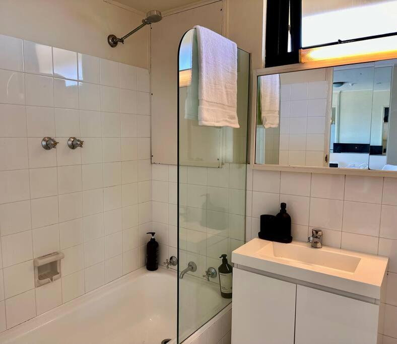 Apartment Chic With Stunning Views Sydney