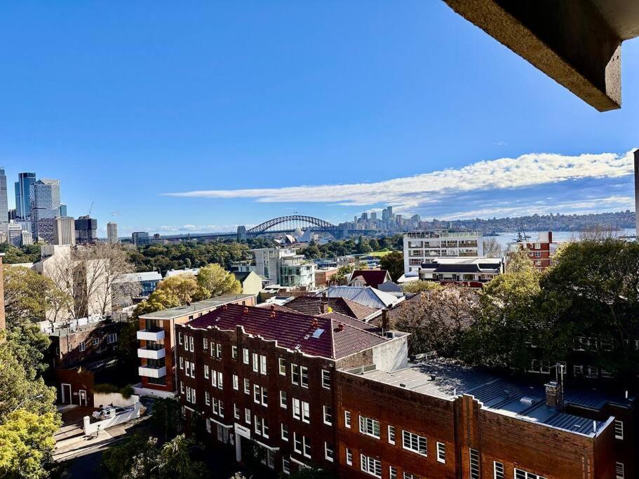 Apartment Chic With Stunning Views *