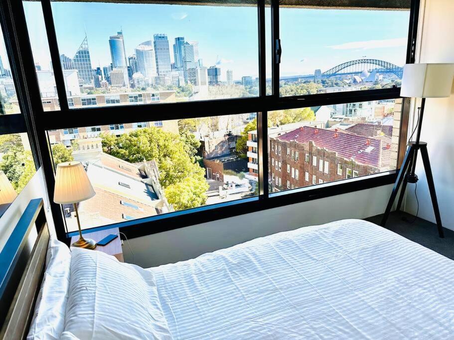 Chic With Stunning Views * Sydney